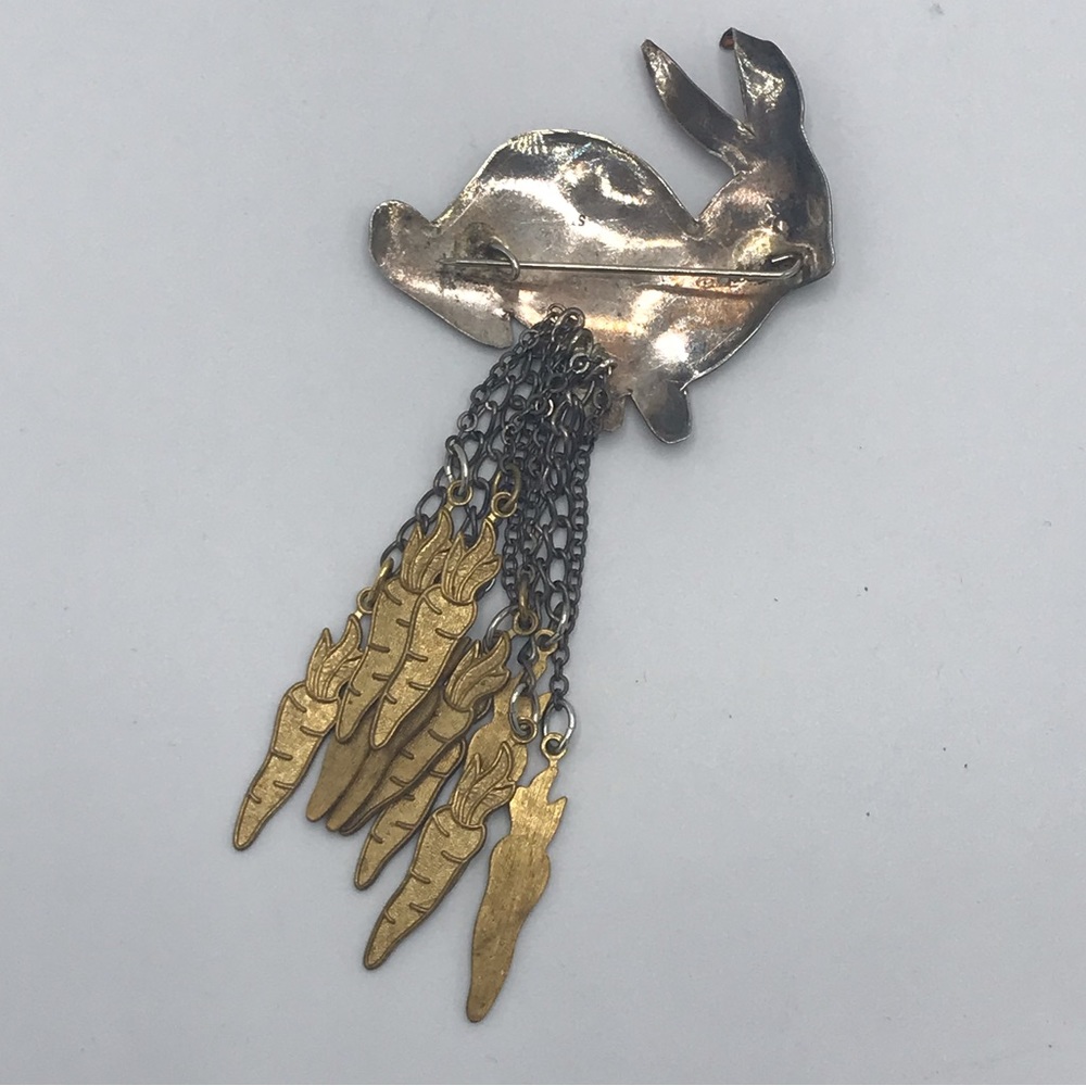 Bunny Rabbit Dangling Carrots Pin Brooch - Picture 8 of 10